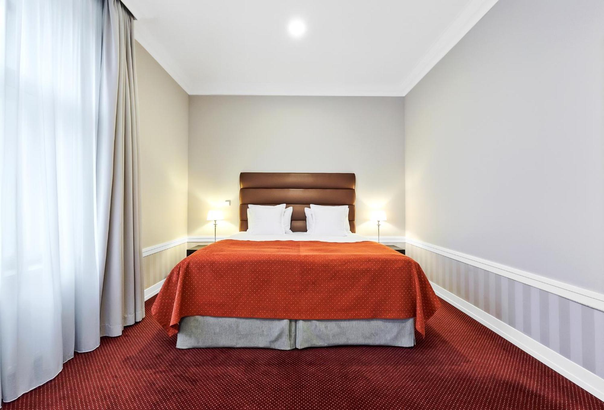 One-Bedroom Suite,1209652696:JPEG